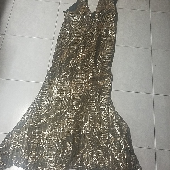 Party dress - Picture 2 of 3